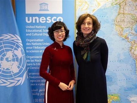 L'ambassadrice et cheffe de la Mission permanente du Vietnam auprès de l'UNESCO, Lê Thi Hông Vân (gauche) et la Directrice générale de l'UNESCO, Audrey Azoulay. Photo : VNA.