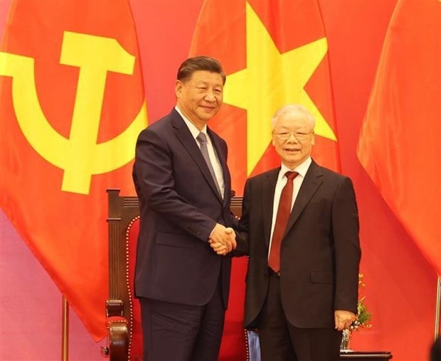 Le Secrétaire général du Parti communiste du Vietnam, Nguyên Phu Trong (à droite) et le Secrétaire général du Comité central du Parti communiste chinois (PCC) et Président de la République populaire de Chine, Xi Jinping. Photo : VNA.