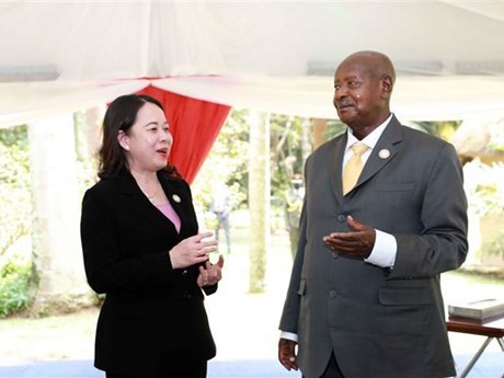 La Vice-Présidente Vo Thi Anh Xuân et le président ougandais, Yoweri Museveni. Photo: VNA