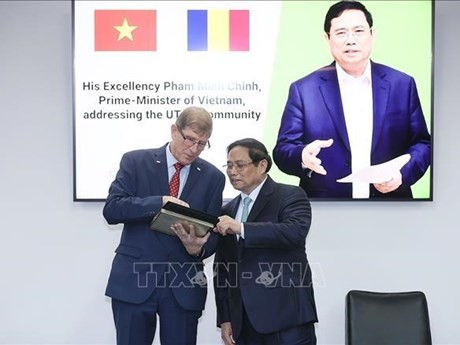 Le Premier ministre Pham Minh Chinh à l'Université technique de construction de Bucarest. Photo : VNA.