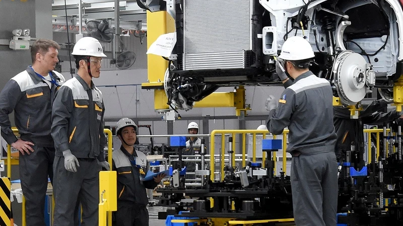 La chaîne de production et d'assemblage automobile de l'usine automobile VinFast dans le parc industriel de Dinh Vu, à Hai Phong, au Nord-Est du vietnam. Photo : NDEL.