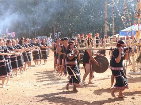 L'un des patrimoines célèbres du Tây Nguyên est l'espace culturel des gongs, inscrit par l’UNESCO sur la liste représentative du patrimoine culturel immatériel de l’humanité. Photo : VNA.