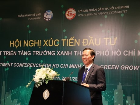 Le président du Comité populaire de Hô Chi Minh-Ville, Phan Van Mai, s’adresse à la Conférence d'investissement pour la croissance verte de Hô Chi Minh-Ville, le 24 janvier. Photo : ITPC.