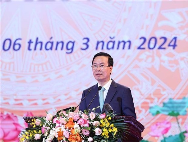 Le Président Vo Van Thuong lors de la cérémonie de remise des titres d’"Artiste du peuple" et d’"Artiste émérite", à Hanoi, le 6 mars. Photo : VNA.