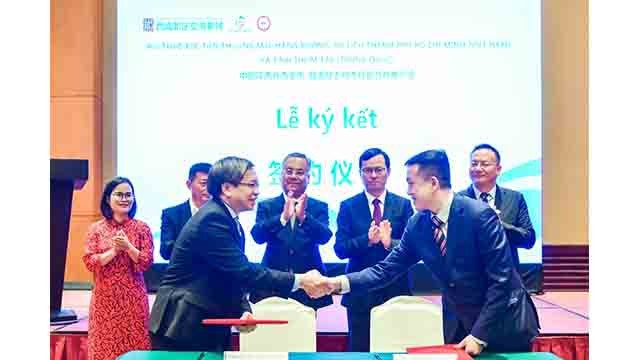 La signature de documents de coopération aérienne entre Hô Chi MInh-Ville et la province du Shaanxi. Photo: VOV 