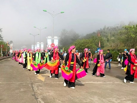 La province de Lao Cai est prête à accueillir les visiteurs et à leur faire découvrir des produits touristiques diversifiés et uniques. Photo : VNA