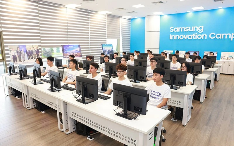 Le NIC et Samsung Vietnam lancent un programme de développement des talents technologiques. Photo : nhandan.vn