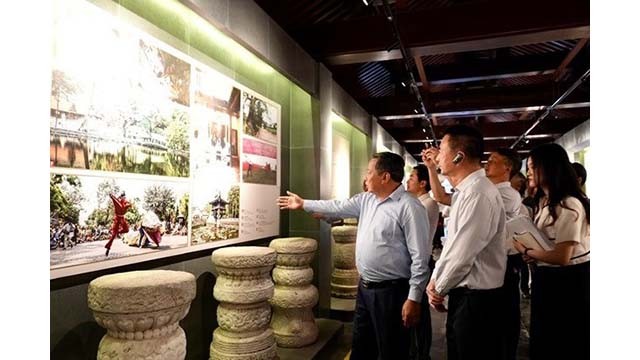 Le patrimoine de Hanoi est présenté lors de l'exposition. Photo : baoquocte.vn