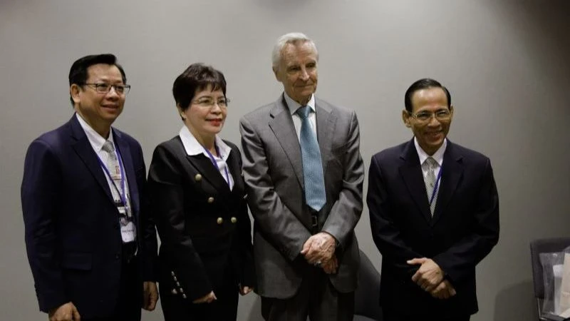 Les représentants de l'Association dentaire et maxillo-faciale du Vietnam participent à la formation. Photo : nhandan.vn