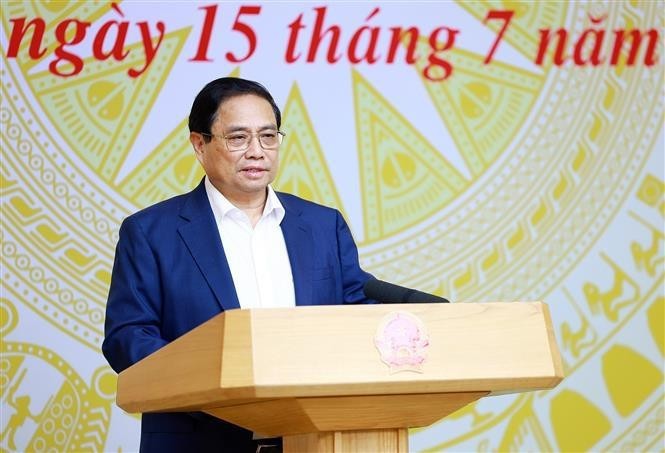 Le Premier ministre Pham Minh Chinh s’exprime lors de la 8e réunion du Comité de pilotage de la réforme administrative du gouvernement, à Hanoi, le 15 juillet. Photo : VNA.