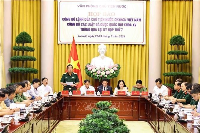 La conférence de presse pour annoncer l'Ordre du président concernant six lois récemment adoptées par la XVe Assemblée nationale. Photo : VNA.