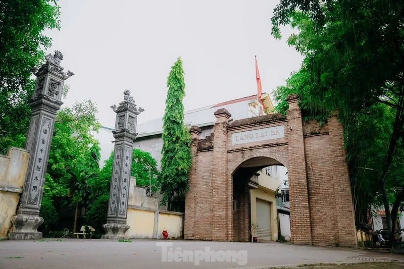 La porte du village de Lai Dà restaurée en 2010. Photo : Journal Tiên Phong.