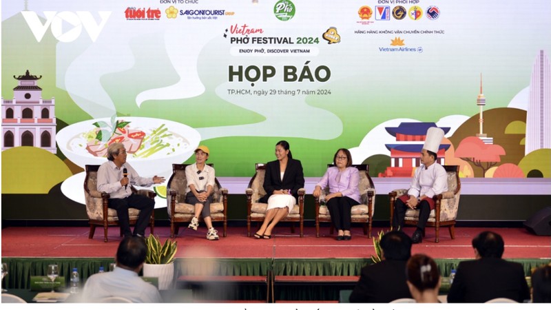 Lors d'une conférence de presse pour annoncer le Festival du « phở » du Vietnam 2024 en République de Corée. Photo : VOV.