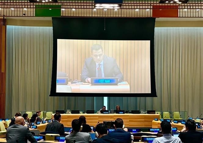 L'ambassadeur Dang Hoang Giang, représentant permanent du Vietnam auprès de l'ONU, s'exprime lors du forum. Photo: VNA