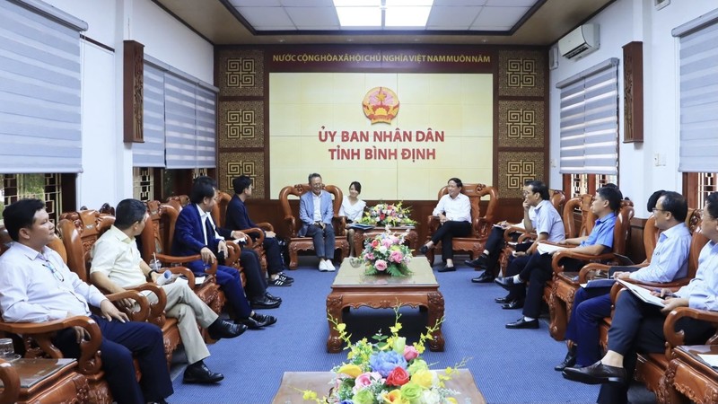 La vue générale de la séance de travail du Comité populaire de la province de Binh Dinh avec une délégation de la filiale de Korean Air à Hô Chi Minh-Ville. Photo : Binhdinh.gov