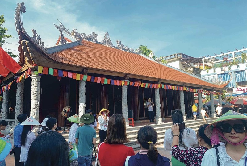 La maison communale de Hàng Tông attire de nombreux visiteurs. Photo : baoquocte.vn