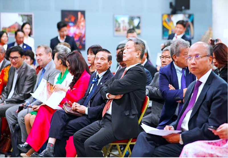 La première Journée de la culture d'entreprise vietnamienne avec pour thème « Cultures des affaires vietnamienne et européenne : Perspectives entrecroisées » s'est tenue pour la première fois en France. Photo : baovanhoa.vn