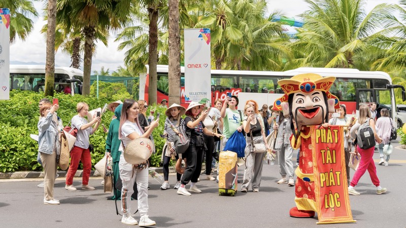 150 grandes agences de voyages au Kazakhstan et dans les pays de la CEI participent à l'activité d'expérience des produits touristiques de Nha Trang. Photo : toquoc.vn