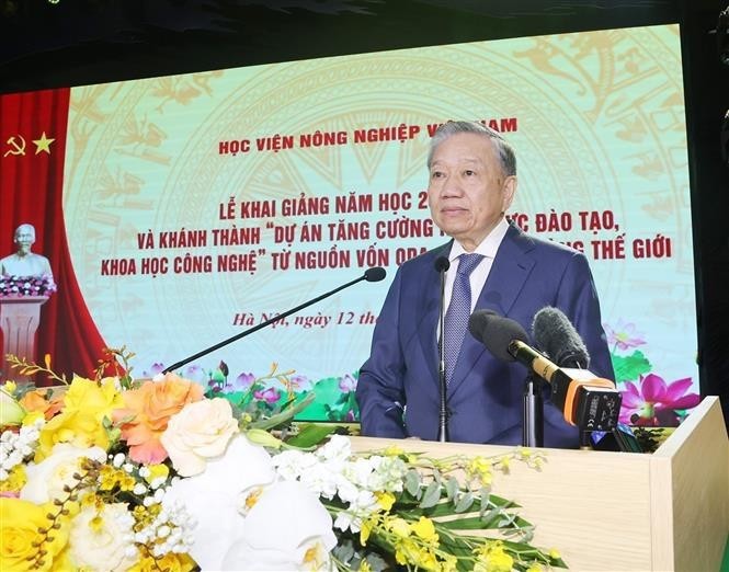 Le Secrétaire général du Parti et Président de la République Tô Lâm lors de l’événement, à l’Académie de l'agriculture du Vietnam, le 12 octobre. Photo : VNA.