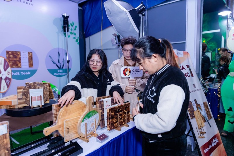 Les opportunités de percer des entreprises grâce au commerce électronique. Photo: hanoimoi.vn