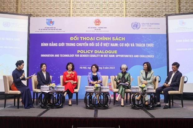 Le dialogue de politique sur le thème “Innovation et technologie pour l’égalité des sexes au Vietnam : opportunités et défis”, le 3 mars 2023. Photo: toquoc.vn