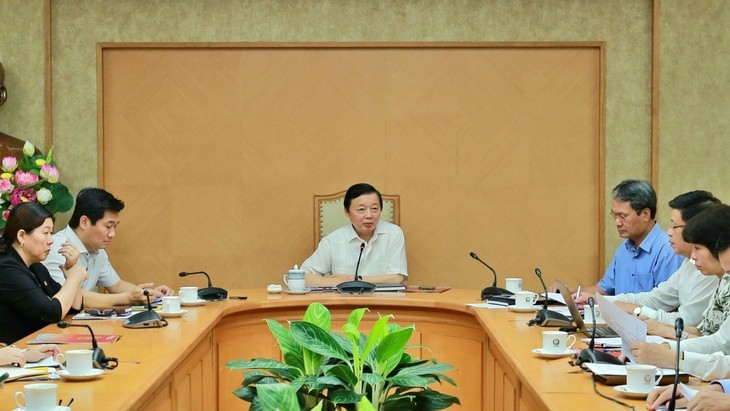 Le Vice-Premier ministre Trân Hông Hà (au centre). Photo : VOV.