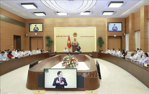 Le président de l’Assemblée nationale du Vietnam, Vuong Dinh Huê, a présidé une réunion sur la préparation de la 9e Conférence mondiale des jeunes parlementaires. Photo : VNA