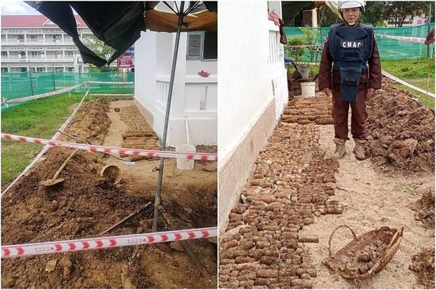 Les démineurs ont découvert plus de 2 000 explosifs dans l'enceinte d'un lycée de la province de Kratie lors d'une opération de trois jours du 11 au 13 août. (Photo : AFP/VNA)