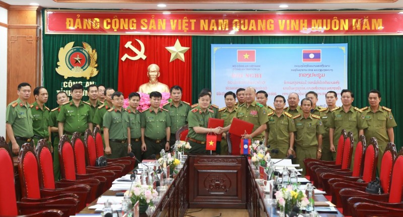 La police de Son La renforce sa coopération avec la police de trois provinces laotiennes. Photo : cand.com.vn