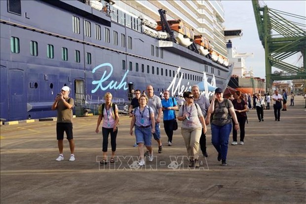 Les visiteurs internationaux arrivent au port SP-PSA de la ville de Phu My, province de Ba Ria-Vung Tau. Photo : VNA.