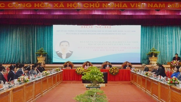 Binh Dinh présente son potentiel et ses avantages à des partenaires étrangers. Photo : nhandan.vn