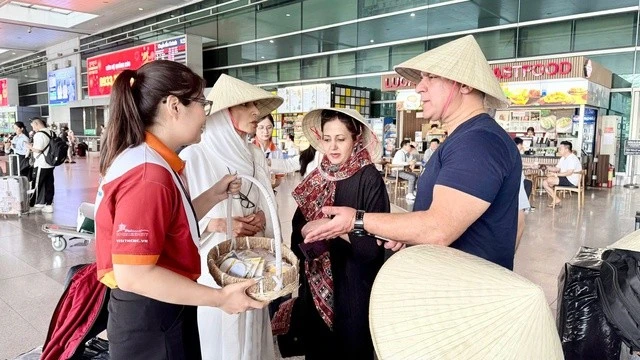 Des touristes iraniens effectueront un voyage de 10 jours au Vietnam. Photo: VGP.