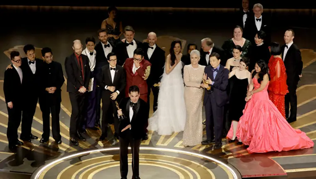 L’équipe du film « Everything Everywhere All at Once ». Photo : Reuters 