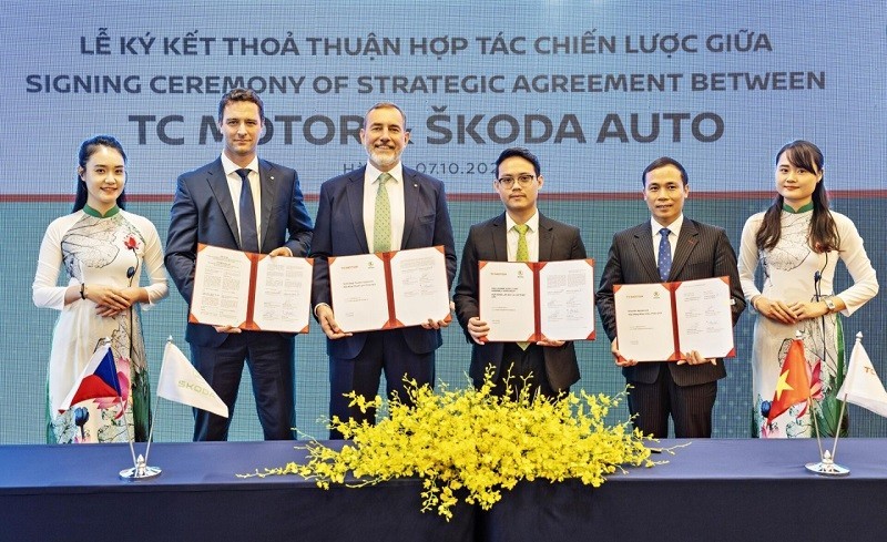 Cérémonie de signature entre Skoda Auto et TC Motor. Photo : baoquocte.vn