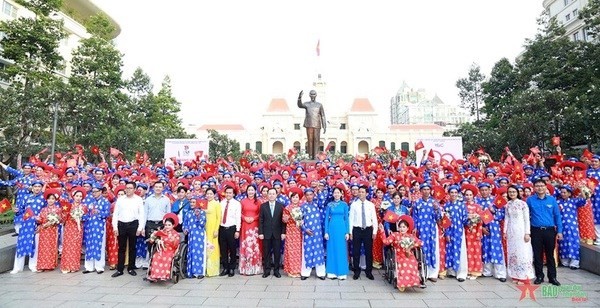 Le mariage collectif de 2022. Photo : qdnd.vn