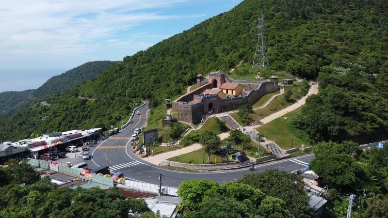 La relique Hai Van Quan vue en haut. Photo : giaoducthoidai.vn