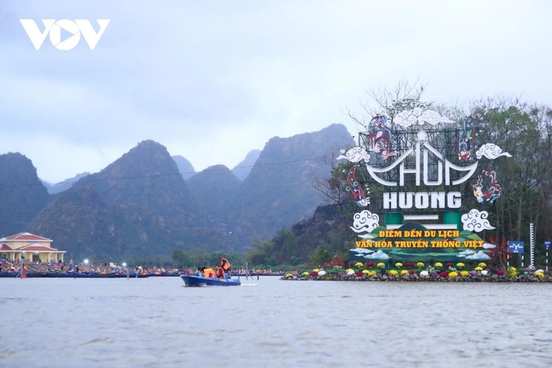 La pagode des Parfums est l’un des célèbres sites de pèlerinage bouddhistes au Vietnam, étroitement associé au culte du bodhisattva Avalokiteshvara (Quan Am). Photo : VOV