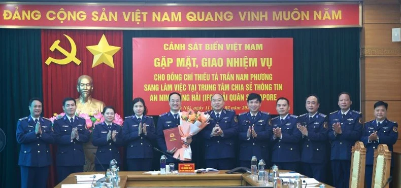 Cérémonie de départ du major Tran Nam Phuong organisée le 11 février à Hanoi. Photo : NDEL