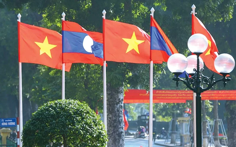 Le ministre des Affaires étrangères du Laos, Thongsavanh Phomvihane a entamé le 12 février sa visite officielle de deux jours au Vietnam. Photo : baoquocte.vn