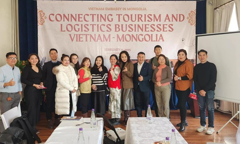 Des participants de l’atelier de mise en relation entre les entreprises vietnamiennes et mongoles opérant dans les domaines du tourisme et de la logistique. Photo : baoquocte.vn