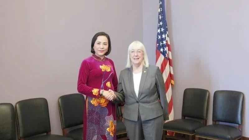 La vice-présidente de l'AN vietnamienne, Nguyen Thi Thanh (à gquche) et la sénatrice américaine Patricia Murray. Photo : NDEL