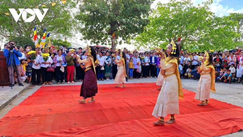 La Fête Chrôi Rum Chek, dans le quartier 2, ville de Vinh Chau, province de Soc Trang (au Sud), est une fête populaire khmère qui existe depuis plus de 300 ans. Photo : VOV