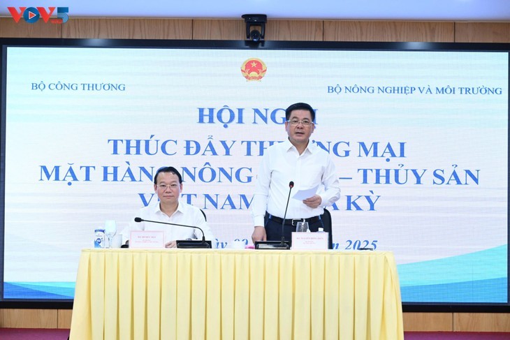 La conférence dédiée à la promotion des échanges commerciaux dans les secteurs de l’agriculture, de la sylviculture et de l’aquaculture entre le Vietnam et les États-Unis. Photo : VOV.