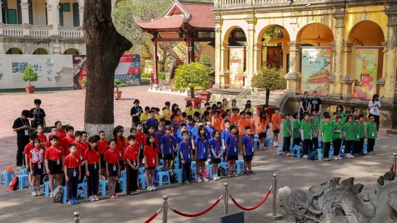 Activités d'éducation au patrimoine à la citadelle impériale de Thang Long. Photo : NDEL.