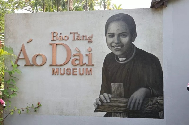 Situé dans le 9e arrondissement, Hô Chi Minh-Ville (au Sud du Vietnam), le Musée de l’áo dài du Vietnam, inauguré en 2014, est devenu une destination incontournable pour les passionnés de cette tenue traditionnelle. Photo : Truc Linh.