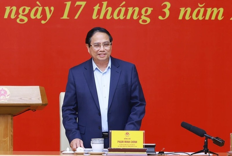 Le Premier ministre Pham Minh Chinh copréside avec le président de l’Assemblée nationale Trân Thanh Mân la conférence d’annonce du projet de rapport de la mission de contrôle 1908 du Politburo et du Secrétariat du Comité central du Parti sur le Comité du Parti de l’Assemblée nationale. Photo : VNA.