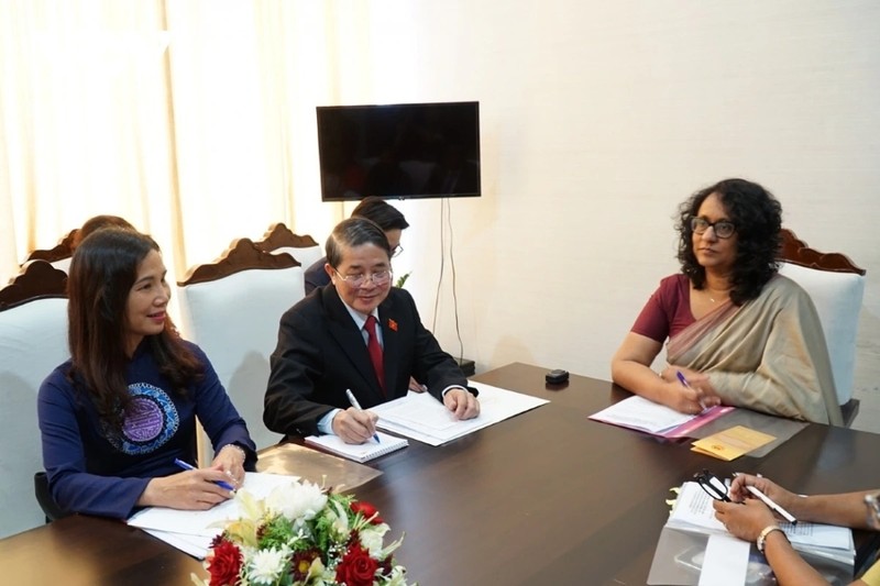 Le vice-président de l'Assemblée nationale Nguyen Duc Hai s'entretient avec la Première ministre du Sri Lanka, Harini Amarasuriya, le 20 mars. Photo : VOV.