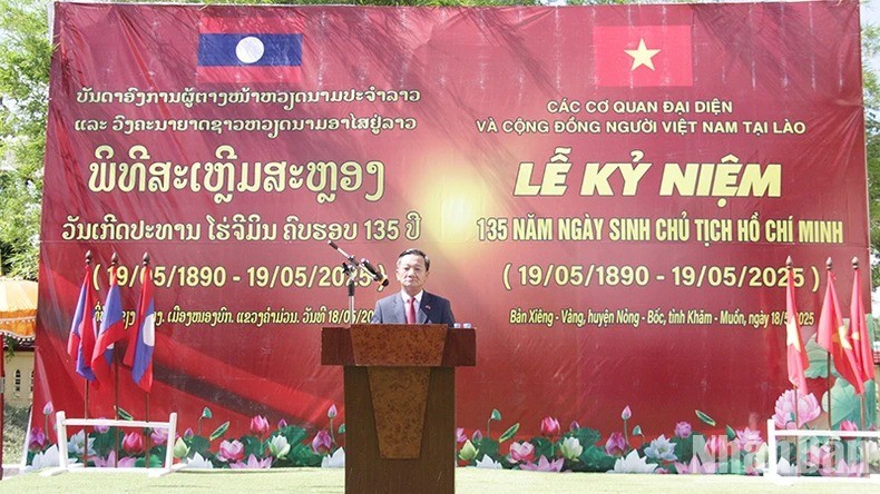 L’ambassadeur Nguyen Minh Tam prononce un discours lors de la cérémonie. Photo : Hai Tien.
