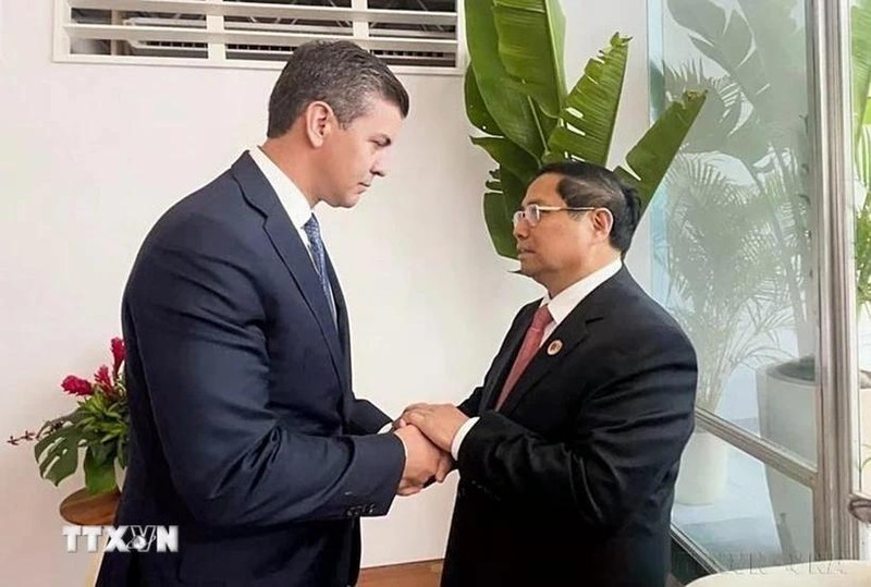 À l'occasion de sa participation au sommet du G20 à Rio de Janeiro (Brésil), le Premier ministre Pham Minh Chinh (droite) a rencontré le 19 novembre 2024 le président paraguayen Santiago Pena. Photo : VNA.