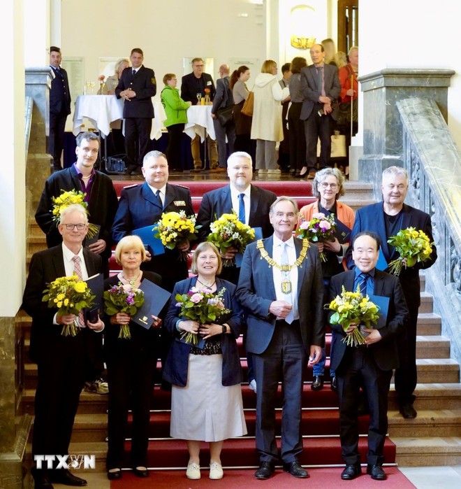 Leipzig honore les militants associatifs, un Vietnamien à l'honneur pour son rôle de « pont »